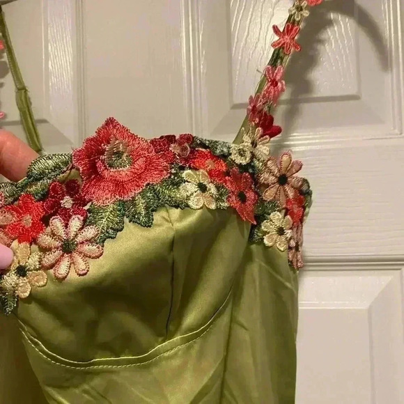 Women's Slip Mini Dress Embroidered Daisy Lime Green Pink large - Picture 2 of 16